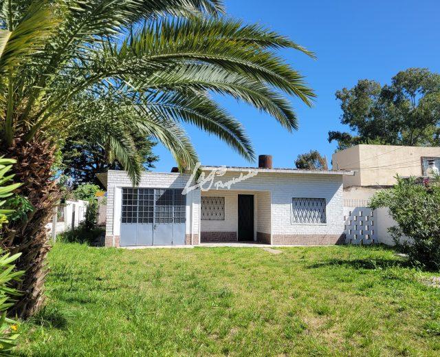 SE VENDE CASA + 2 APARTAMENTOS -SOLYMAR NORTE