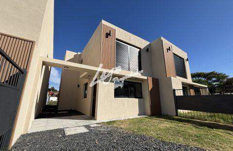 RESERVADA ! Se vende casa a estrenar en San Jose de Carrasco sur