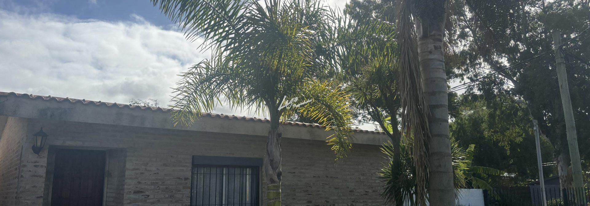 Venta de dos casas en Lagomar ideal dos familias o inversionista, baracoa, cochera, galpon
