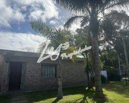 Venta de dos casas en Lagomar ideal dos familias o inversionista, baracoa, cochera, galpon