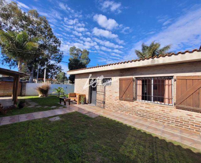 Dos Casas en Venta, Impecable estado en la mejor zona de la Ciudad de la Costa