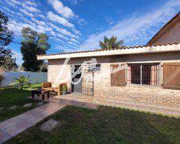 Dos Casas en Venta, Impecable estado en la mejor zona de la Ciudad de la Costa