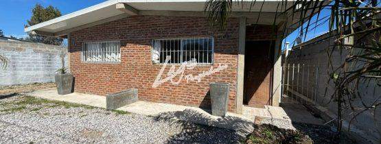 Se Alquila Casa Lagomar sur 1 dormitorio, parrillero y demas